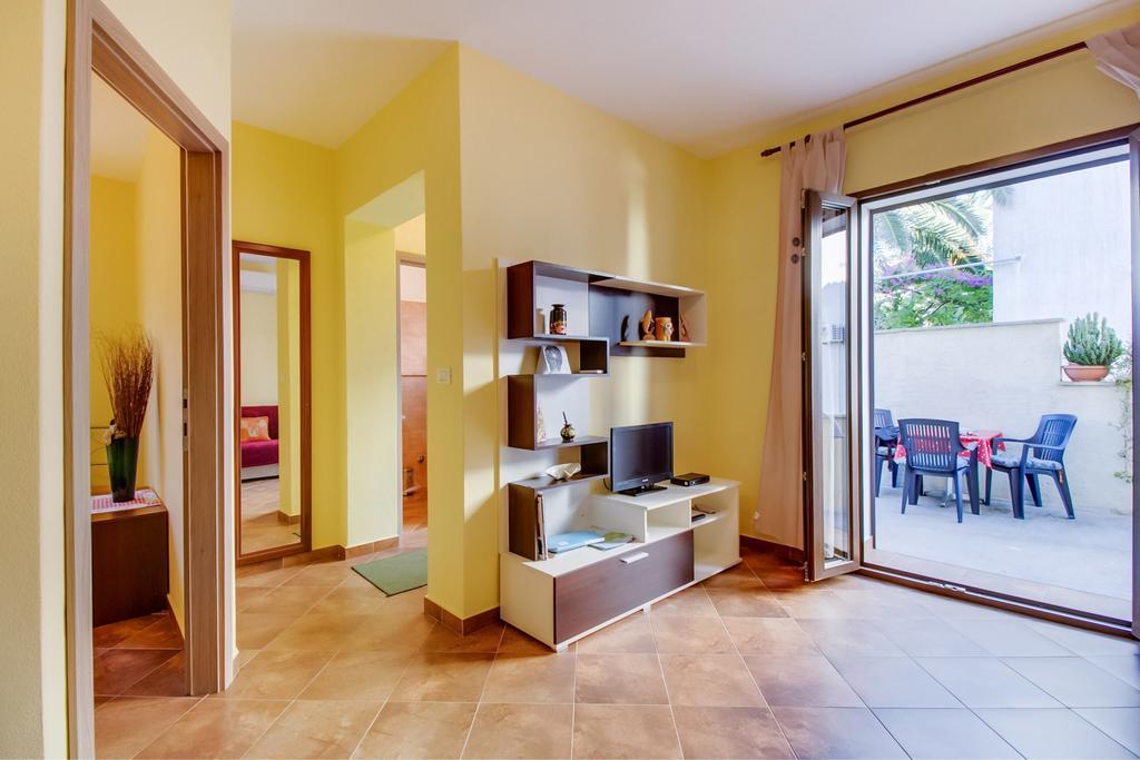 Abba Apartments マリ・ロシニュ エクステリア 写真